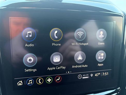 Used 2023 Chevrolet Traverse LT image 13