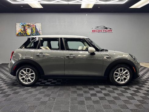 Used 2019 MINI Cooper 4-Door Hardtop w/ Premium Package image 15