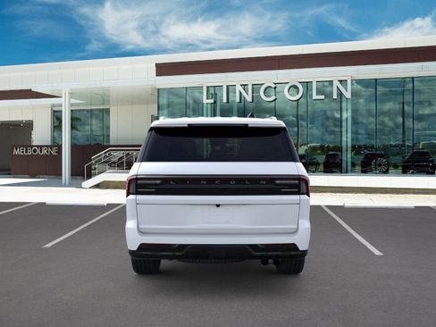 New 2025 Lincoln Navigator Reserve AWD/4WD image 5