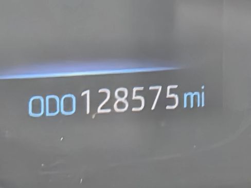 Used 2020 Toyota Corolla LE FWD image 8