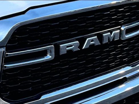 Used 2024 RAM 2500 Big Horn image 33