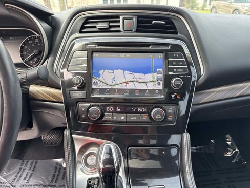 Used 2017 Nissan Maxima Platinum FWD image 25