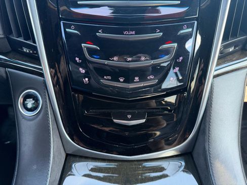 Used 2020 Cadillac Escalade ESV Platinum image 17