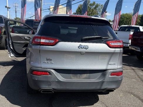 Used 2016 Jeep Cherokee Latitude w/ Comfort/Convenience Group AWD/4WD image 16