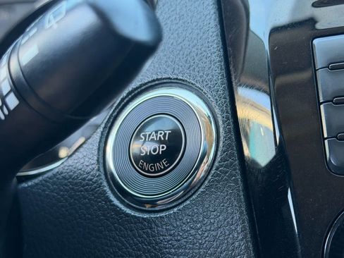 Certified 2020 Nissan Rogue SV FWD image 31
