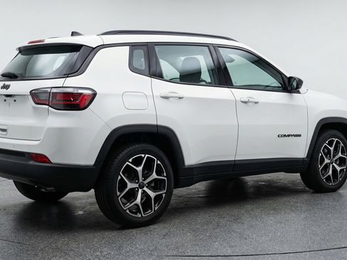Used 2025 Jeep Compass Limited AWD/4WD image 9