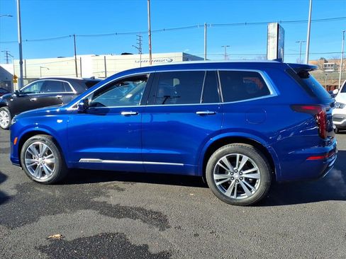 Used 2023 Cadillac XT6 Premium Luxury image 8