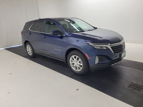 Used 2023 Chevrolet Equinox LT w/ Driver Convenience Package AWD/4WD image 13
