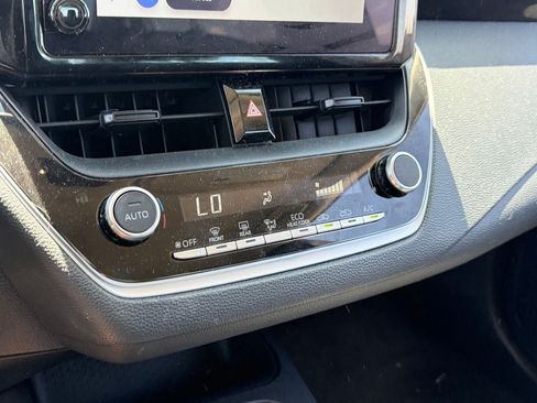 Used 2023 Toyota Corolla LE FWD image 9