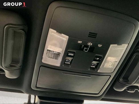 Used 2017 Toyota RAV4 SE image 35