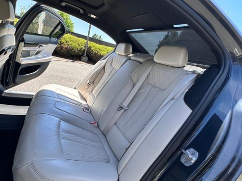Used 2016 BMW 750i xDrive AWD/4WD image 31