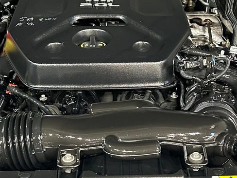 Used 2019 Jeep Wrangler Sport AWD/4WD image 78