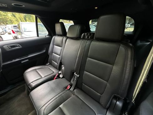 Used 2014 Ford Explorer XLT w/ Equipment Group 202A image 28