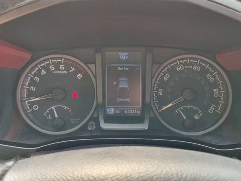 Used 2020 Toyota Tacoma TRD Off-Road AWD/4WD image 21