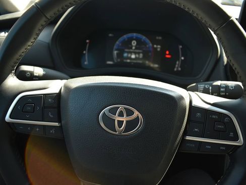 Used 2025 Toyota Grand Highlander FWD image 15