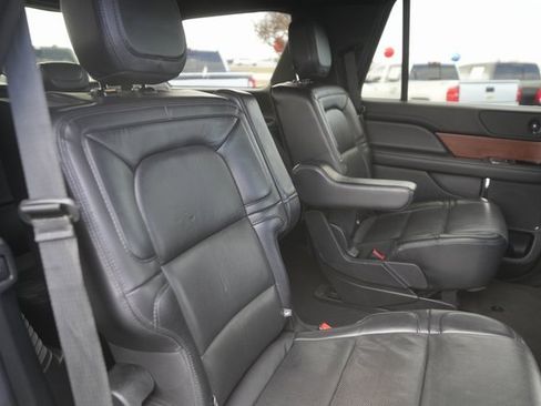 Used 2021 Lincoln Navigator Reserve image 19