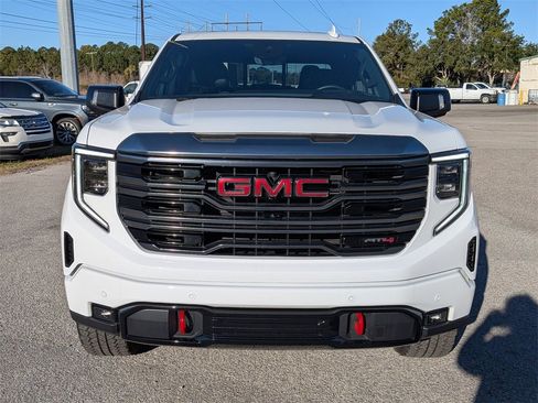 Used 2024 GMC Sierra 1500 AT4 w/ Technology Package image 9