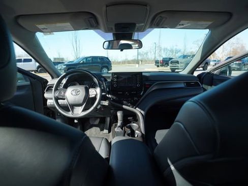 Used 2024 Toyota Camry SE image 23