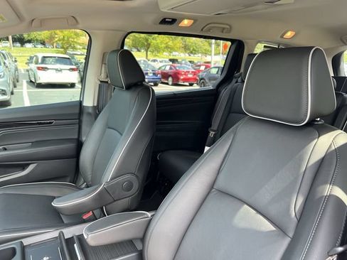 Used 2025 Honda Odyssey Touring image 9
