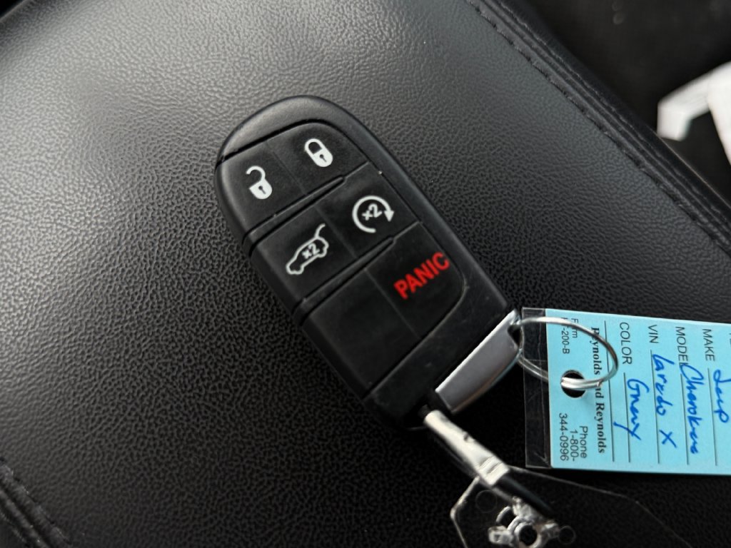 Used 2021 Jeep Grand Cherokee Laredo X RWD image 33