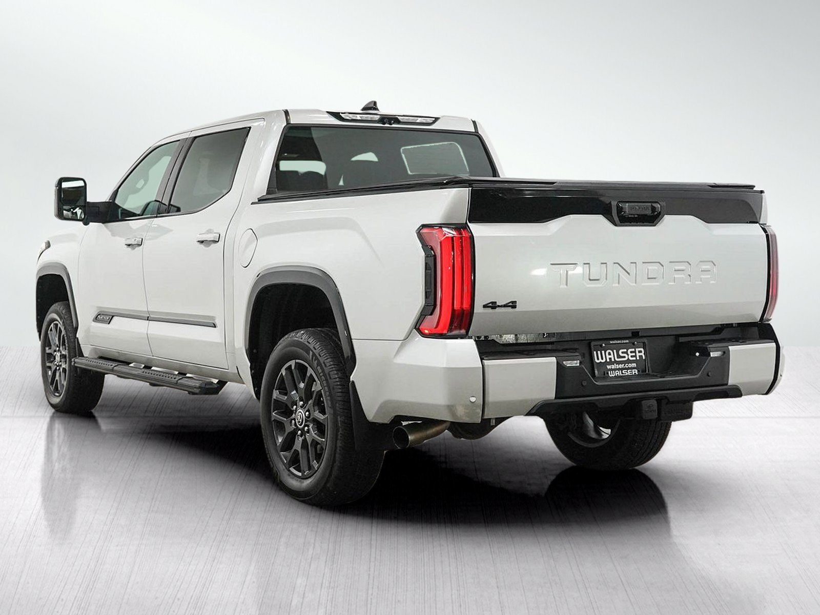 Used 2022 Toyota Tundra Platinum AWD/4WD image 3