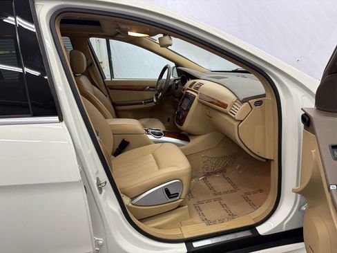 Used 2009 Mercedes-Benz R 350 4MATIC image 14