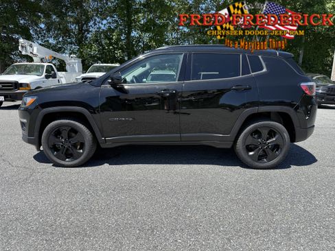 Used 2019 Jeep Compass Latitude AWD/4WD image 4
