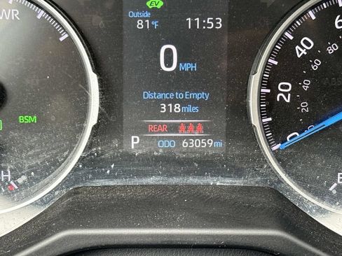 Used 2022 Toyota RAV4 XLE Premium AWD/4WD image 21