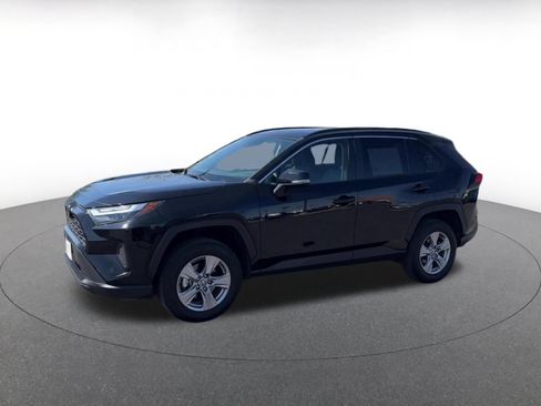 Used 2025 Toyota RAV4 XLE w/ Convenience Package AWD/4WD image 8