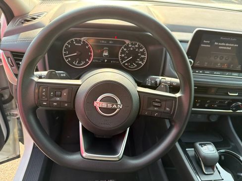 Used 2023 Nissan Rogue S AWD/4WD image 17