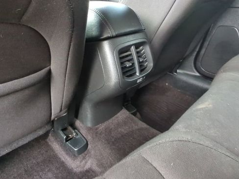 Used 2019 Jeep Cherokee Latitude w/ Popular Appearance Group AWD/4WD image 21