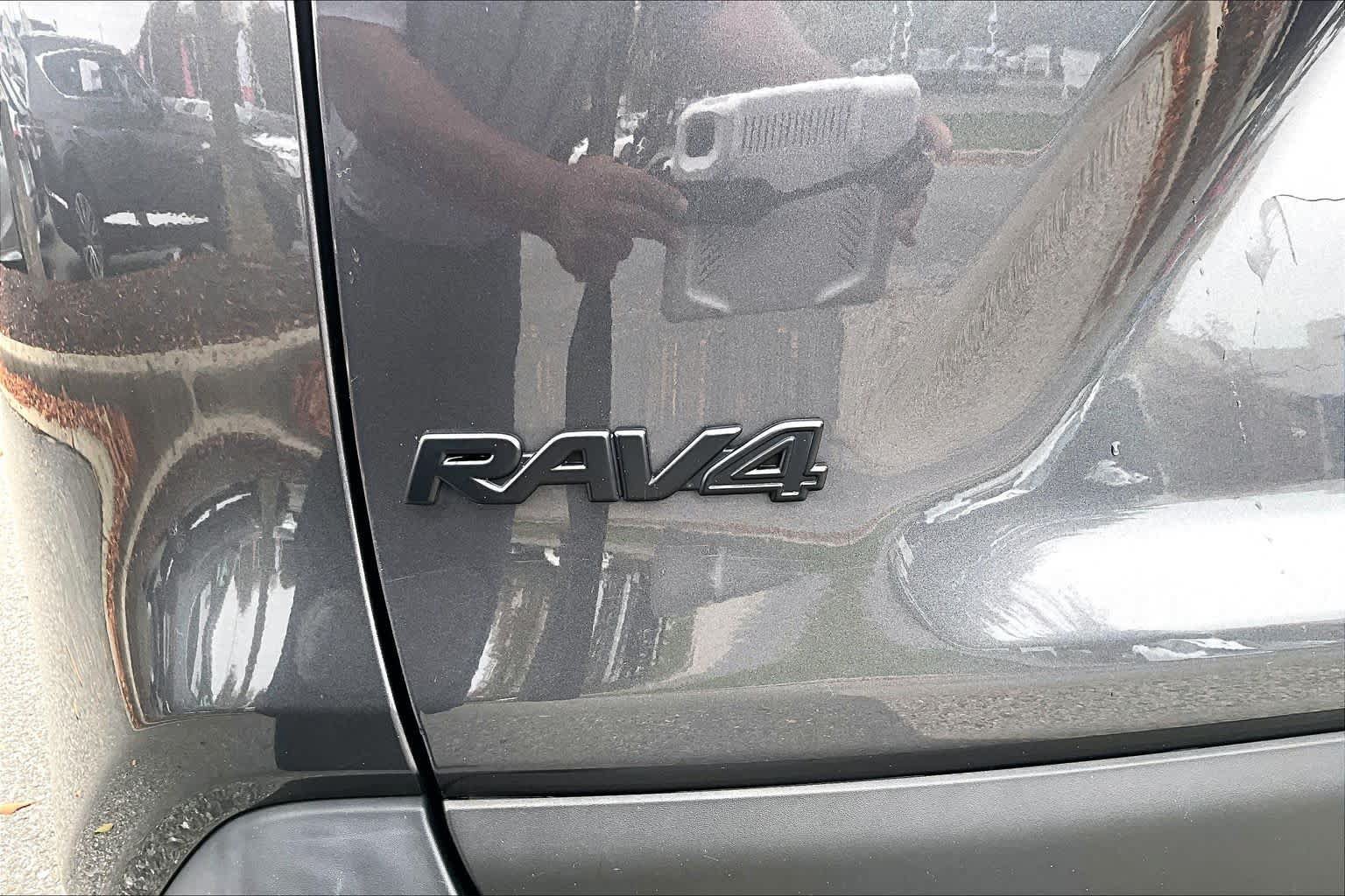 Used 2024 Toyota RAV4 LE AWD/4WD image 30
