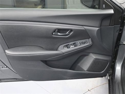 Used 2025 Nissan Sentra S image 9