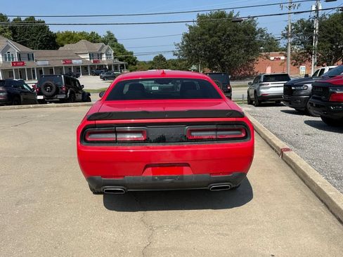 Used 2021 Dodge Challenger SXT w/ Driver Convenience Group AWD/4WD image 7