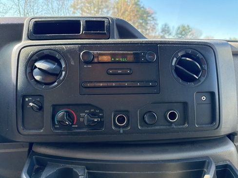 Used 2015 Ford E-350 and Econoline 350 Super Duty w/ Power Windows & Locks Group image 11