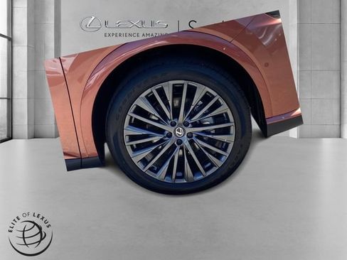 Used 2026 Lexus RX 350 w/ Convenience Package AWD/4WD image 4