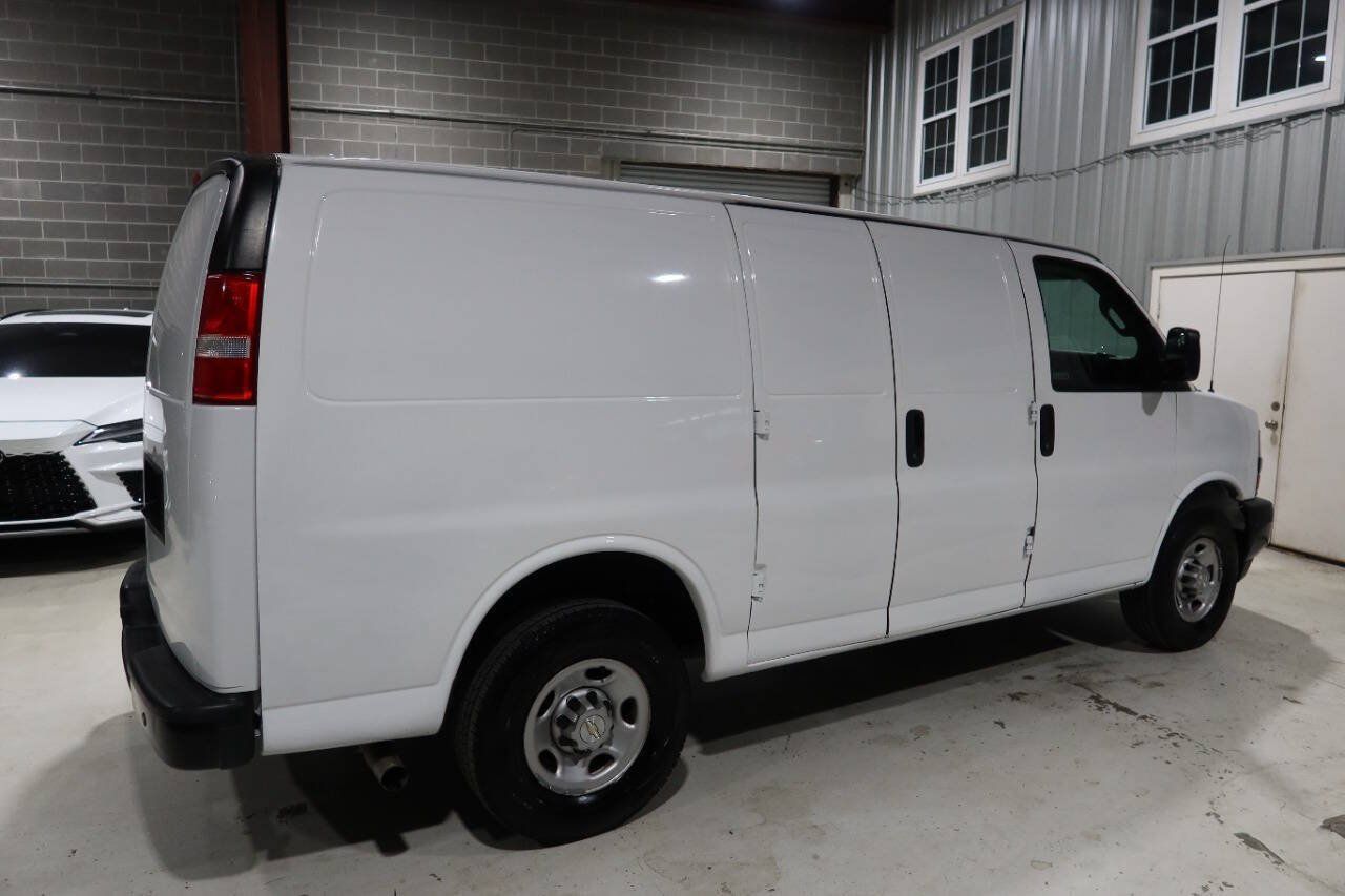 Used 2021 Chevrolet Express 2500 RWD image 5
