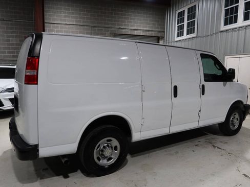 Used 2021 Chevrolet Express 2500 RWD image 5