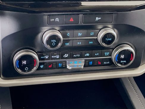 Used 2024 Ford Expedition Max XLT image 24