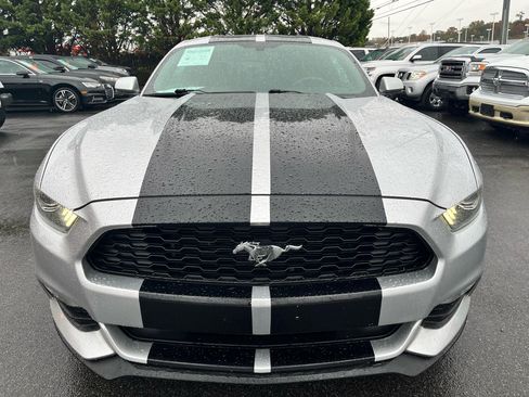 Used 2015 Ford Mustang Coupe image 2