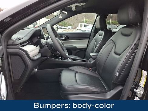 Used 2025 Jeep Compass Limited image 18