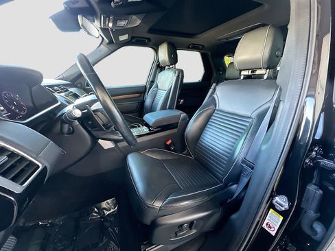 Used 2020 Land Rover Discovery HSE image 22