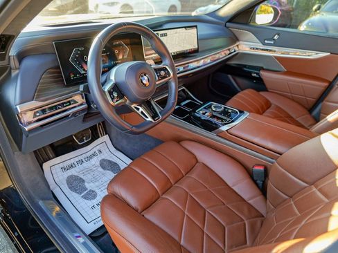 Used 2023 BMW 760i xDrive 760i xDrive w/ Executive Package image 18
