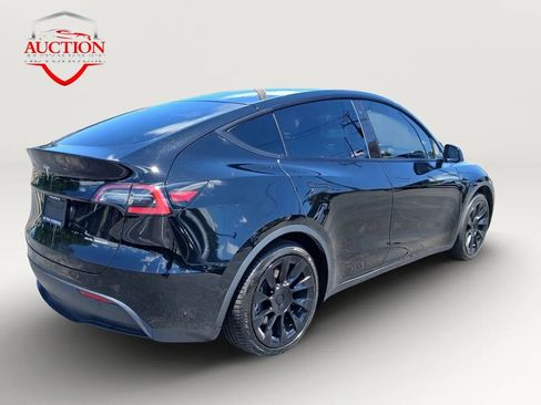 Used 2020 Tesla Model Y Long Range image 5