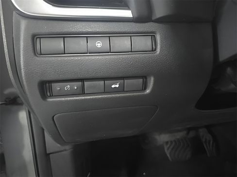 Used 2021 Nissan Rogue SL image 11