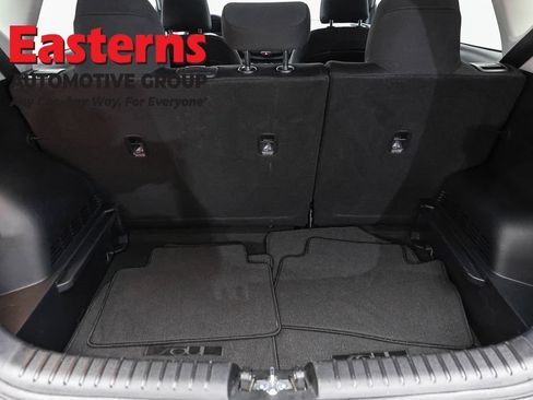Used 2025 Kia Soul LX w/ LX Technology Package FWD image 9