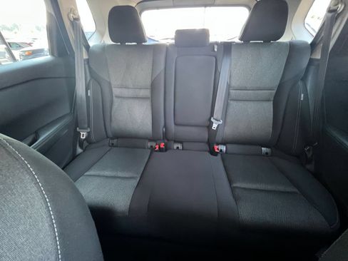 Used 2025 Nissan Rogue SV FWD image 35