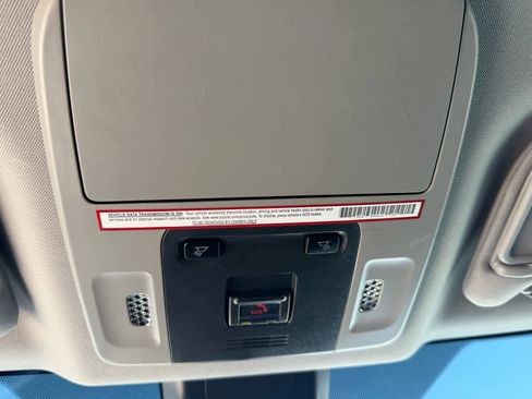 Used 2021 Toyota Camry SE image 19