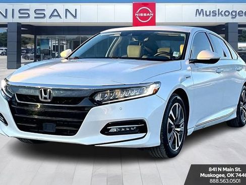 Used 2019 Honda Accord Touring image 3