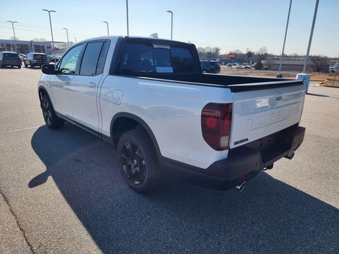 New 2026 Honda Ridgeline Black Edition image 3